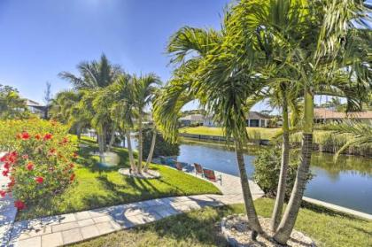 Elegant Canalfront Escape - Near Golf Courses - image 2