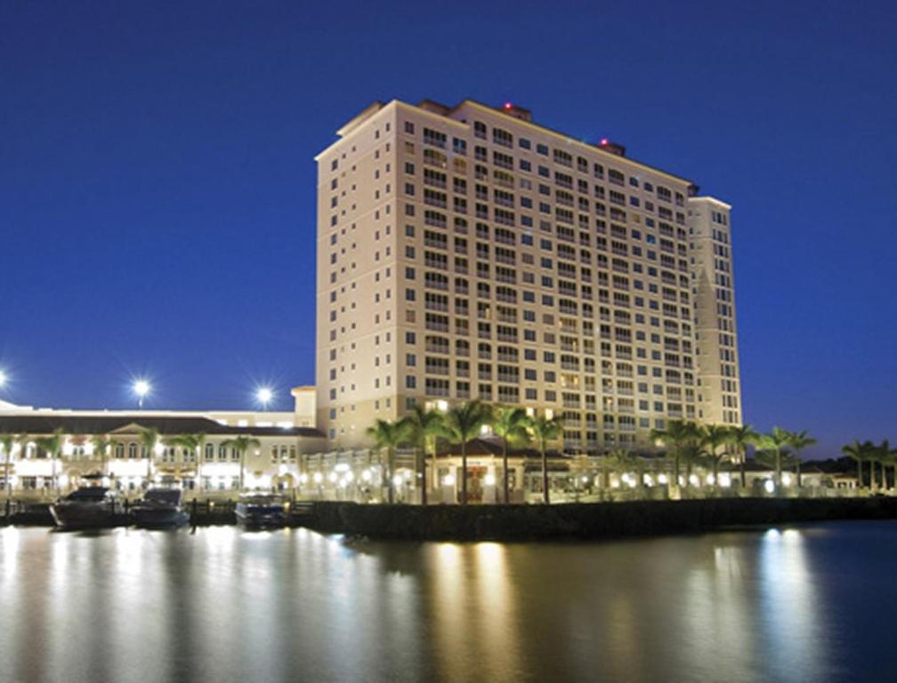 Luxurious Cape Coral Suite with on-site Marina - One Bedroom Suite #1 - main image