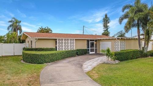 Nostra Palazzo on the Canal - Cape Coral - Roelens Vacations - image 4