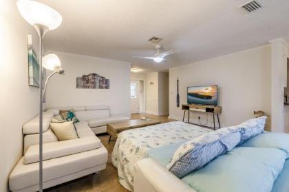 Sea Glass Cottage -Cape Coral - Roelens Vacations - image 13