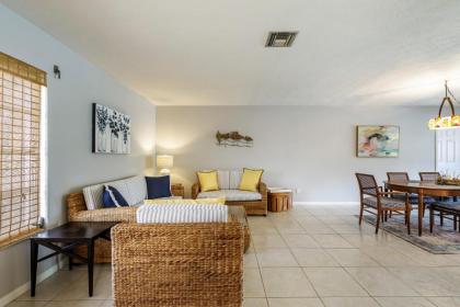 Villa Admiral's Retreat - Southern exposure DIRECT gulf access bikes kayak and heated pool! - image 14