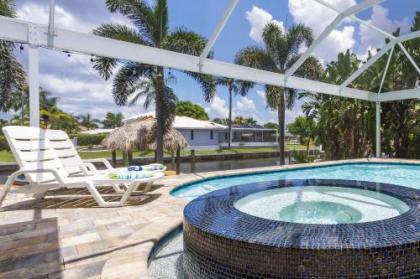 Half mile to the beach! Heated Pool & Spa with Tiki on boat dock! - Villa Changes in Attitude - image 2