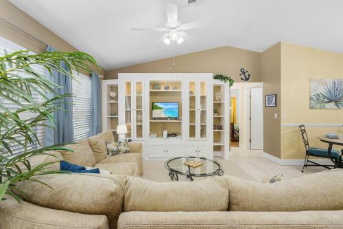 South Florida Paradise with Heated Pool & Fenced in yard - Villa Chesapeake - Roelens Vacations - image 3