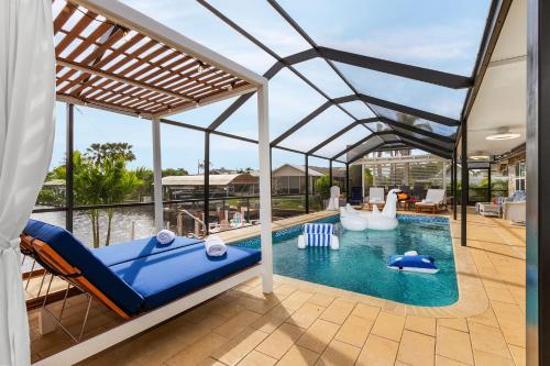 Villa Come Inn Sun - Gym Kayaks Heated Pool & Spa with Gulf Access - Roelens Vacations - image 3