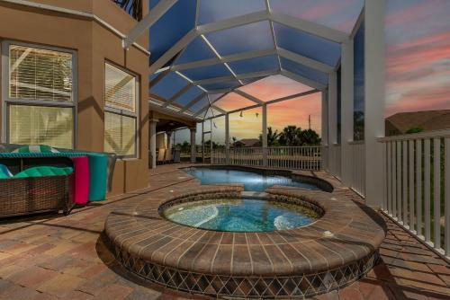 Private Luxury Villa with Heated Pool & Spa Game Room & Kayaks - Villa Coral Breeze - Roelens - image 2