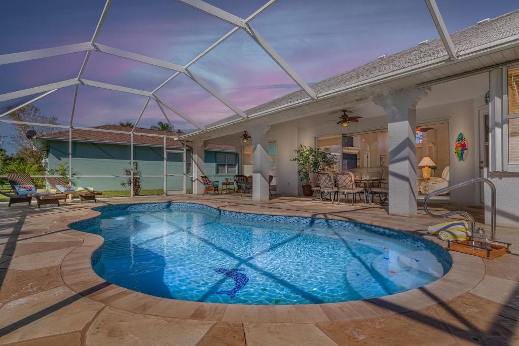 Coastal Paradise with Heated Pool - Villa Coral Mermaid - Cape Coral - main image