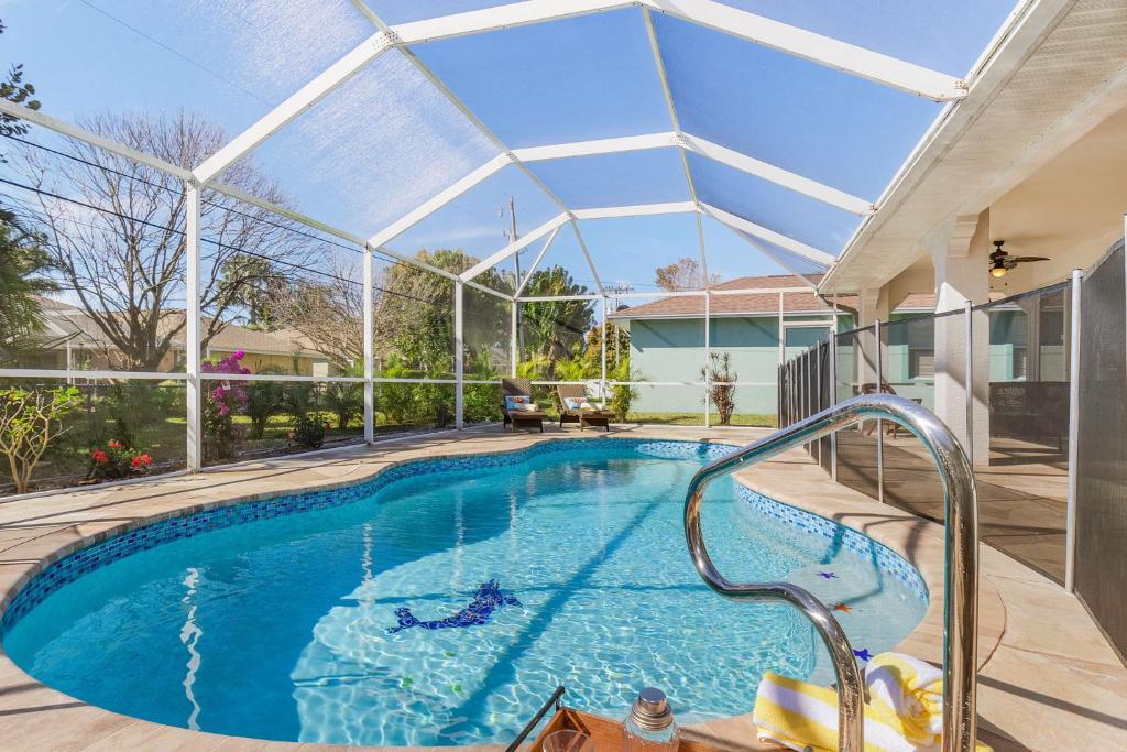 Coastal Paradise with Heated Pool - Villa Coral Mermaid - Cape Coral - image 3