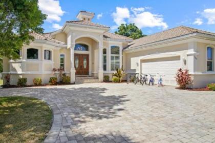 Luxury Waterfront Direct Gulf access   Kayaks Walk to Beach   Villa Coral mist   Cape Coral