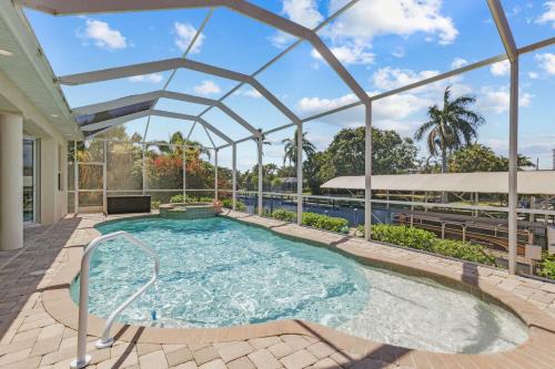 Luxury Waterfront Direct Gulf access - Kayaks Walk to Beach - Villa Coral Mist - Cape Coral - image 3