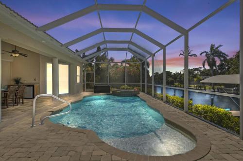 Luxury Waterfront Direct Gulf access - Kayaks Walk to Beach - Villa Coral Mist - Cape Coral - image 4