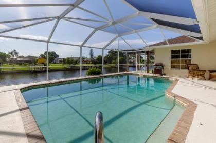 Waterfront Heated Pool Home the perfect oasis! - Villa Lost in Time - Roelens Vacations - image 2