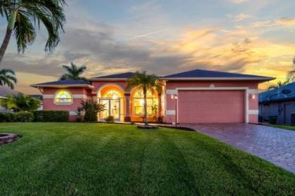 Villa Palm Sands- Roelens Vacations Cape Coral - Heated outdoor pool! - image 5