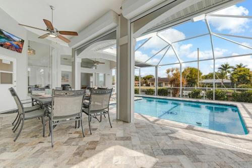 STUNNING Gulf Access Villa with Heated Pool - Villa Southern Paradise - Roelens Vacations - image 2