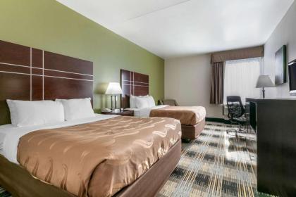 Quality Inn - image 11