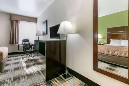 Quality Inn - image 15