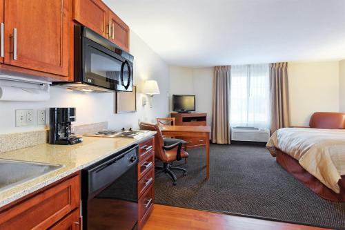 Candlewood Suites Cape Girardeau an IHG Hotel - image 5