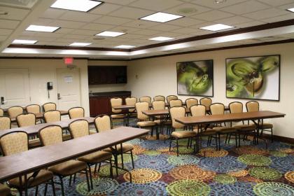 Holiday Inn Express Hotel & Suites Cape Girardeau I-55 an IHG Hotel - image 14