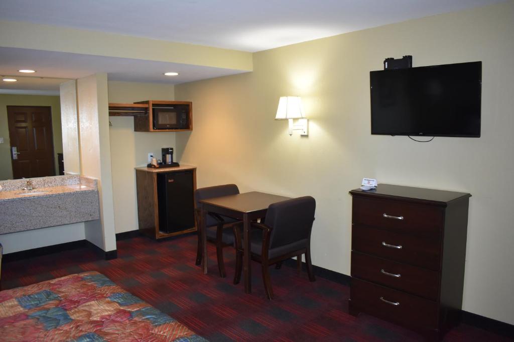 Town House Inn Cape Girardeau - image 4