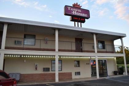 Town House Inn Cape Girardeau - image 7