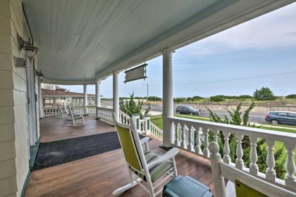 Luxe Historic Beach Condo Walk to Atlantic Coast! - image 12