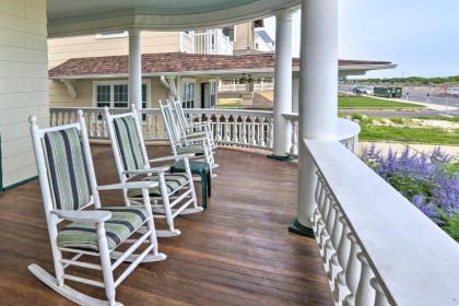 Luxe Historic Beach Condo Walk to Atlantic Coast! - image 13