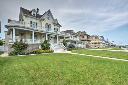 Luxe Historic Beach Condo Walk to Atlantic Coast! - image 18