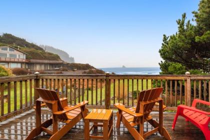 Shoreline Cottage Oceanfront Vacation Rental - image 2