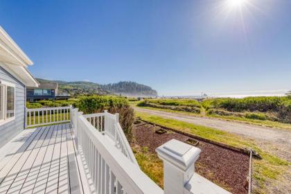 Cape Meares Beach Getaway - image 1