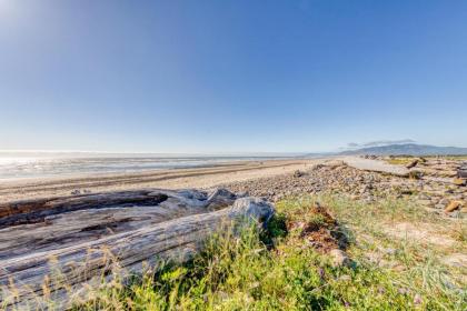 Cape Meares Beach Getaway - image 4