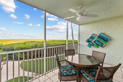 Serene Corner Unit at South Seas Bay Views from Lanai & Bedroom - image 14