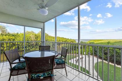 Serene Corner Unit at South Seas Bay Views from Lanai & Bedroom - image 3