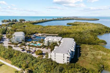 Sunny Bayside Villa at South Seas Resort - image 4