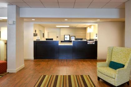 Hampton Inn Carbondale - image 6