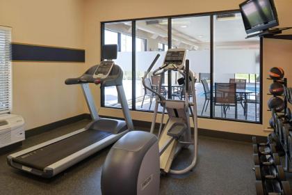 Hampton Inn Carbondale - image 8