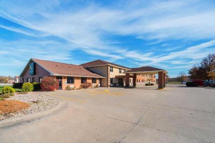 Quality Inn Carbondale University area - image 11