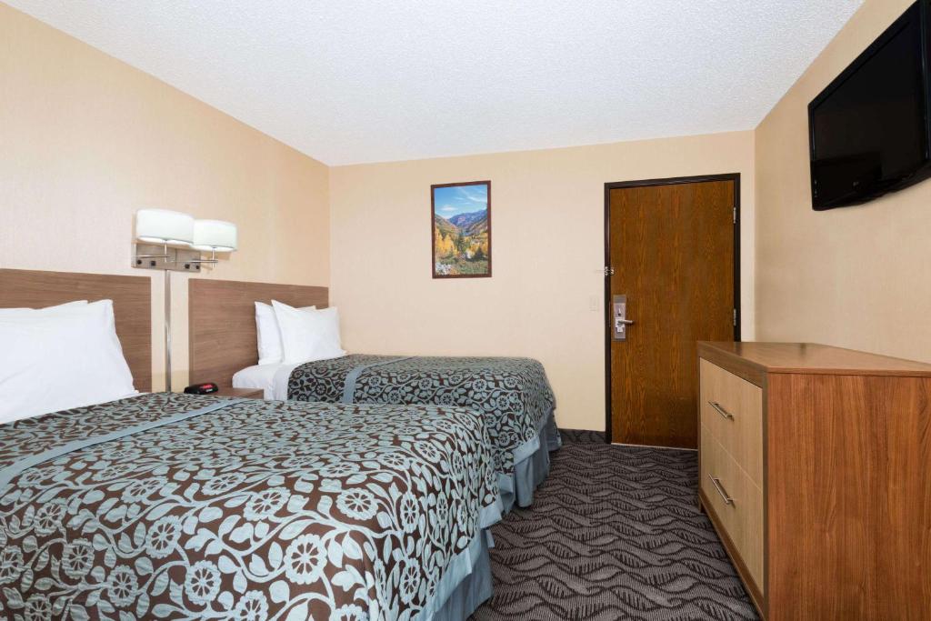 Days Inn by Wyndham Carbondale - image 6