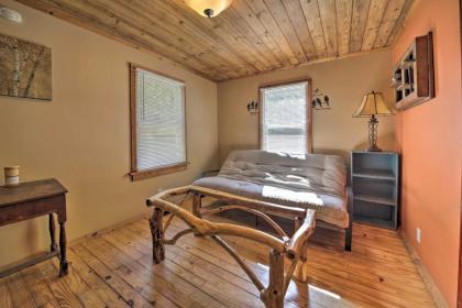 Carbondale Cottage with Fire Pit - 3 Mi to SIU! - image 2