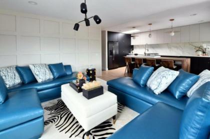 Luxury Cardiff by-the-Sea Ocean View Penthouse - image 9