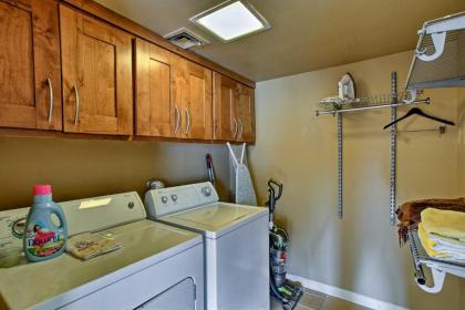 Walkable Carefree Casita with On-site Pool and Jacuzzi! - image 3