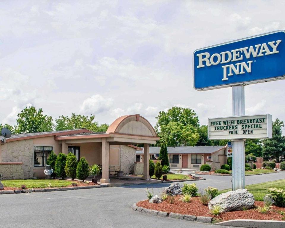 Rodeway Inn Carlisle - main image