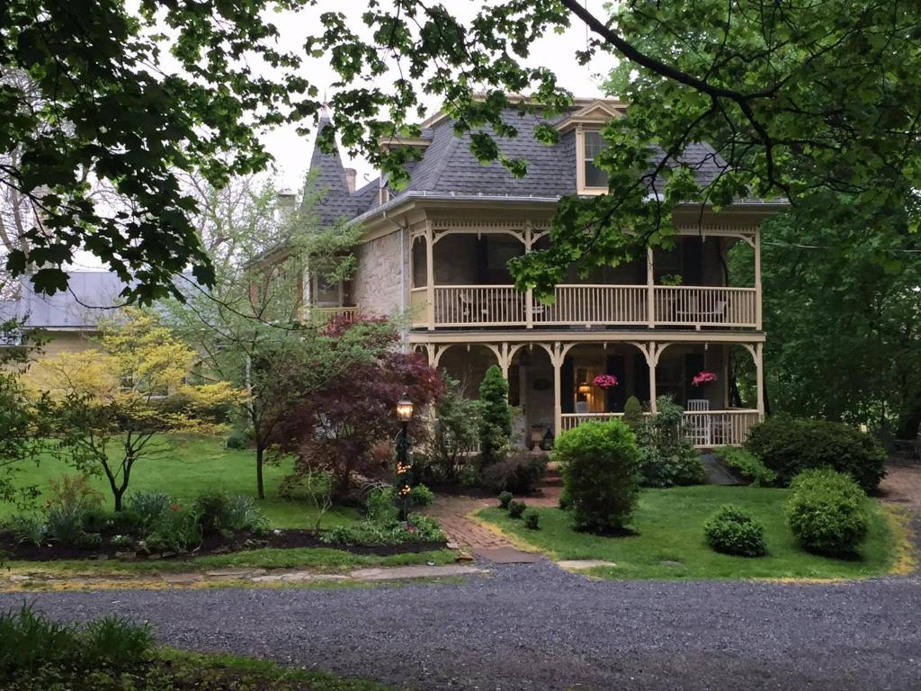 Fallen Tree Farm Bed and Breakfast - main image