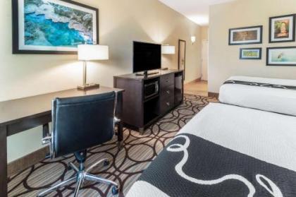 La Quinta by Wyndham Carlsbad - image 15