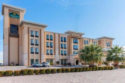 La Quinta by Wyndham Carlsbad - image 2