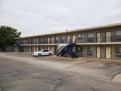 Parkview Motel - image 15