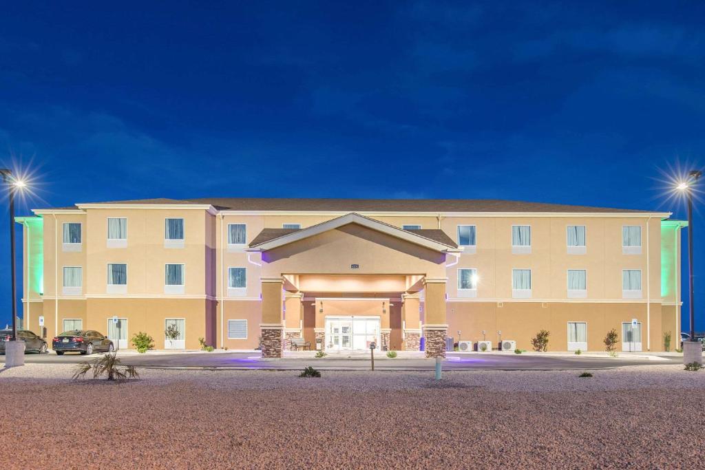 Quality Inn & Suites - main image