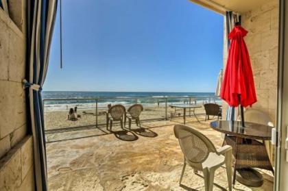 Cozy Beachfront Studio - Walk to Carlsbad Village! - image 3