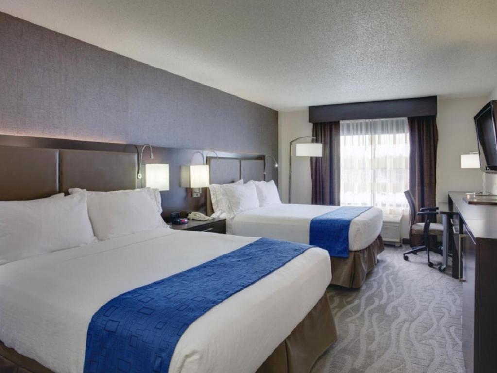 Holiday Inn Express Hotel & Suites Meadowlands Area an IHG Hotel - image 5