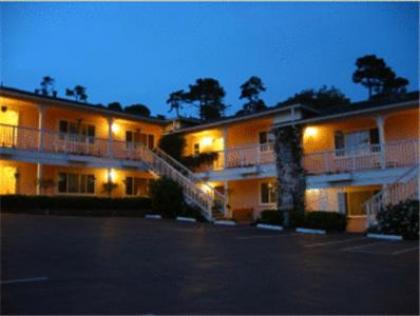 Carmel Inn & Suites - image 1