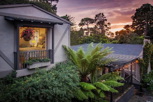 Carmel Country Inn - image 2