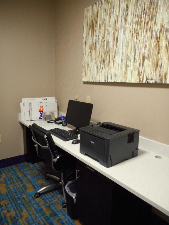 Holiday Inn Express & Suites Carmel North – Westfield an IHG Hotel - image 2